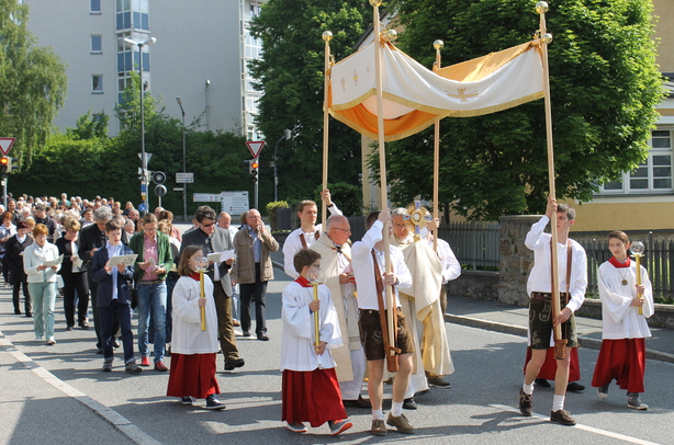 Fronleichnam 2016 - Spitze der Prozession