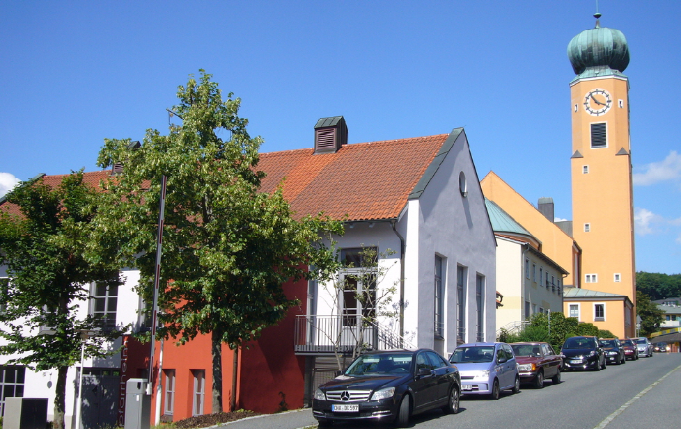 Pfarrheim im Glanz neuer Farben